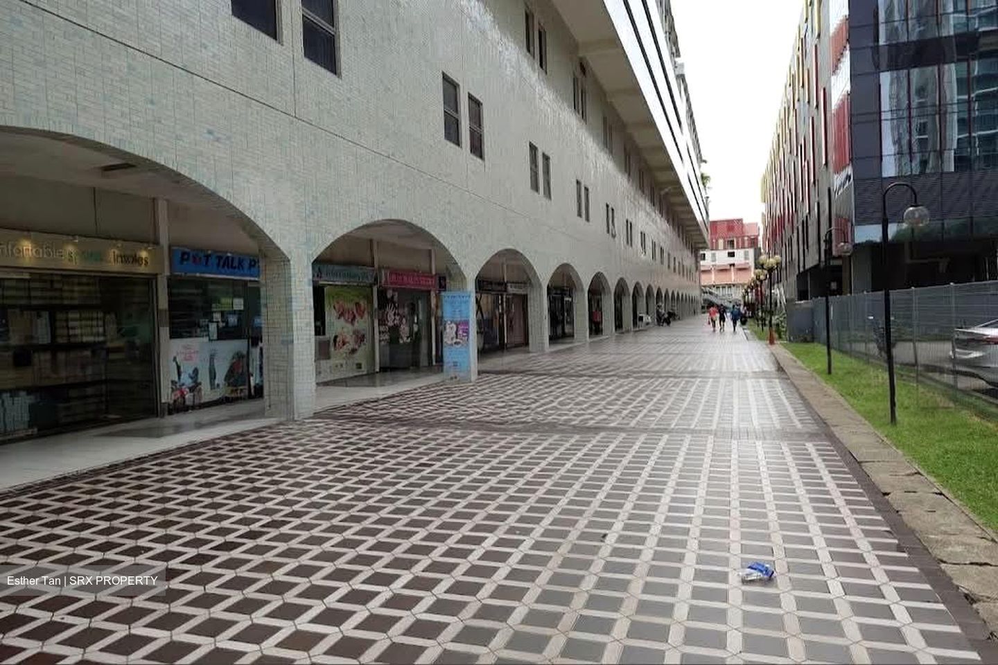 Roxy Square (D15), Retail #533182071
